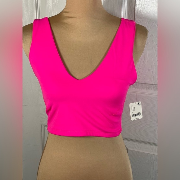 Free People Movement Vibrant Hot Pink Sleeveless Crop Top NWT Medium - Picture 5 of 8
